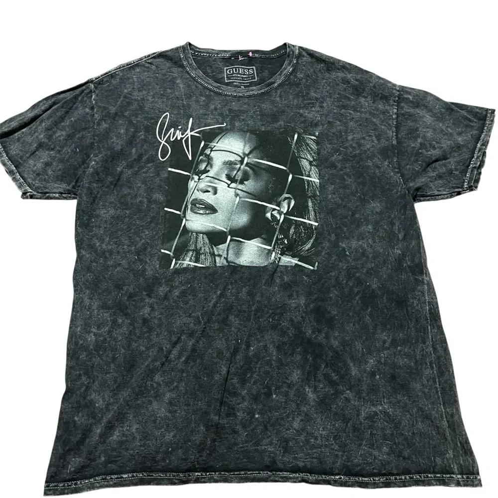 Jennifer Lopez Guess Acid Wash Tee Size XL Band Music Jlo Album Streetwear - Picture 1 of 6